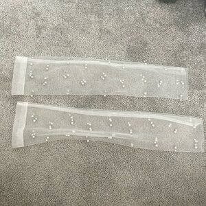 Sheer Pearled Gloves